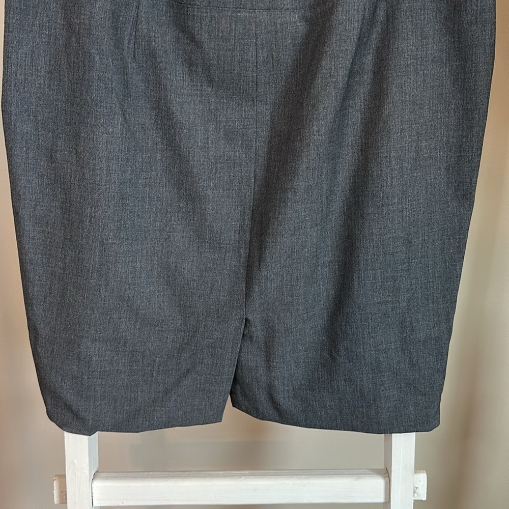 The Limited Collection Gray Pencil Skirt Size 12 in Fair Used Condition - Picture 15 of 16